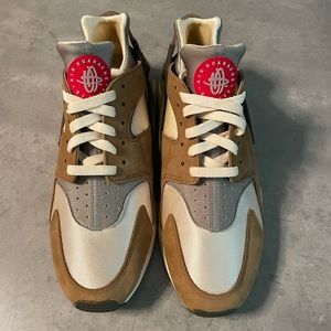 New Nike Air Huarache LE Stussy Desert Oak Shoes DD1381-200 Size 12.5